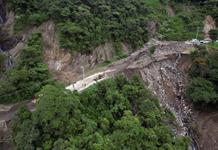 Las penurias se multiplican entre víctimas de mortales lluvias en México
