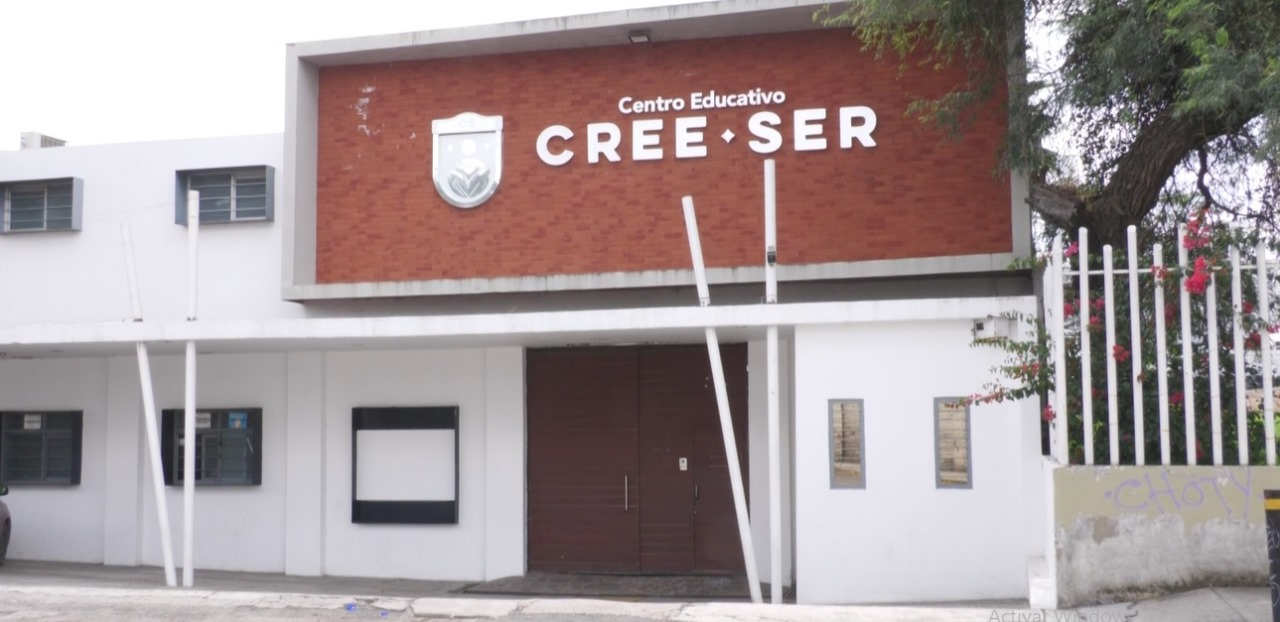 Socavón en Tlajomulco deja sin clases presenciales a cuatro escuelas y pega a negocios Socavón en Tlajomulco deja sin clases presenciales a cuatro escuelas y pega a negocios