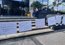 Trabajadores del SAT en Jalisco frenan labores; exigen mejores condiciones laborales
