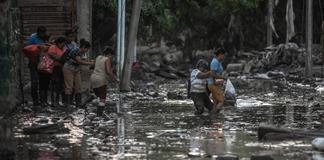 Con miedo a las infecciones, víctimas de lluvias en México claman por ayuda
