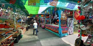 Tradición y color llenan el Parque Morelos con la Feria del Cartón