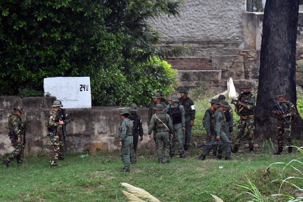Venezuela refuerza presencia militar en frontera terrestre ante despliegue de EEUU Venezuela refuerza presencia militar en frontera terrestre ante despliegue de EEUU