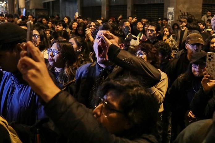 Gobierno de Perú impondrá estado de emergencia en Lima tras masivas protestas contra la violencia Gobierno de Perú impondrá estado de emergencia en Lima tras masivas protestas contra la violencia