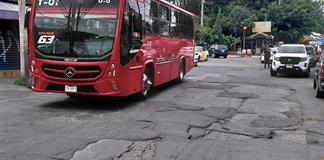 Baches y robos mantienen en jaque a vecinos de Miravalle; denuncian omisión de autoridades