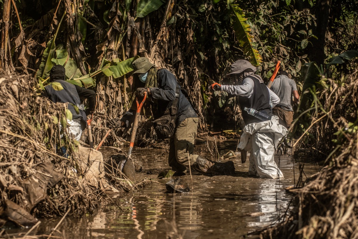 Sube a 76 la cifra de muertos por inundaciones y deslaves en México