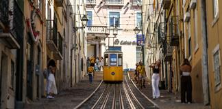 El accidente de funicular en Lisboa se debió a desconexión de cable defectuoso