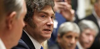 Argentina oficializa millonario financiamiento de EEUU a días de cruciales elecciones Argentina oficializa millonario financiamiento de EEUU a días de cruciales elecciones