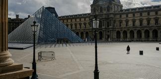 El Louvre permanece cerrado este lunes, tras espectacular robo de joyas