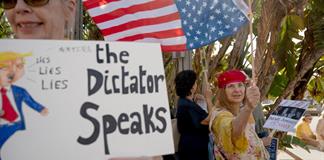 Corte de EEUU autoriza a Trump a enviar soldados a Portland