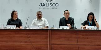 Artesanos jaliscienses sustituyen figuras de plástico en la Rosca de Reyes por piezas de barro