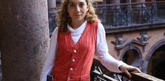 Ganadora del Premio FIL Joven de poesía lanza club de lectura dedicado por completo a la poesía
