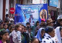 Miles de personas exigen justicia en Chiapas a un año de asesinato del padre Marcelo Pérez
