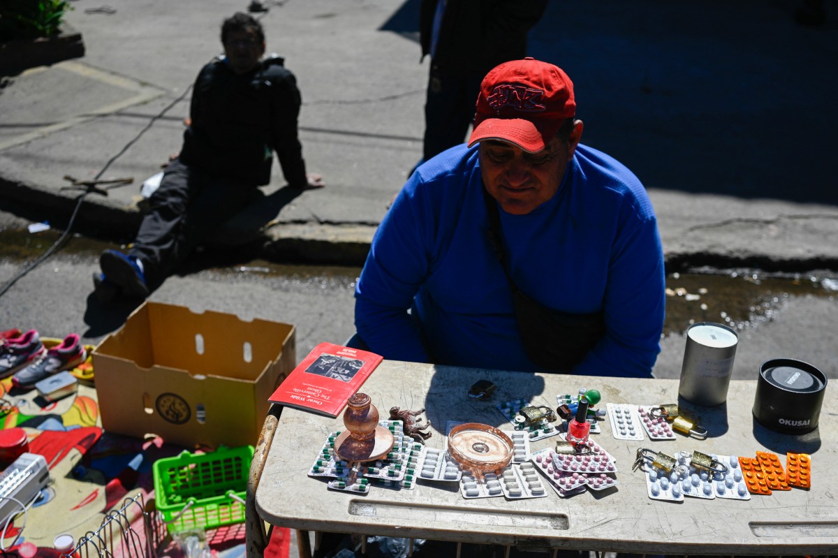 Argentinos venden sus cosas en la odisea por llegar a fin de mes Argentinos venden sus cosas en la odisea por llegar a fin de mes