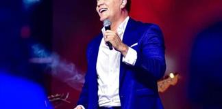 Lorenzo Antonio revive su historia musical en Guadalajara con "12 Rosas"