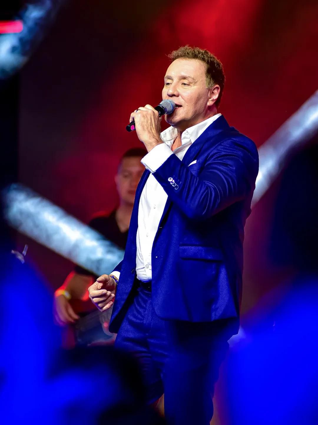 Lorenzo Antonio revive su historia musical en Guadalajara con “12 Rosas” Lorenzo Antonio revive su historia musical en Guadalajara con “12 Rosas”