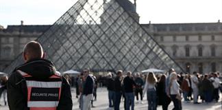 El Louvre reabre sus puertas tres días después del robo de joyas