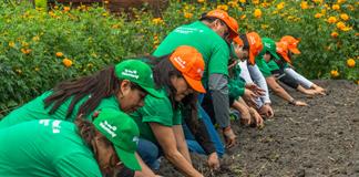 Voluntariado "suma manos" para preservar el medioambiente del emblemático Xochimilco