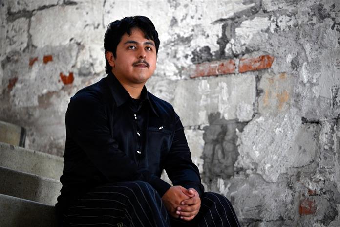 Sueña lindo, corazón: de barrer calles en México a los escenarios internacionales Sueña lindo, corazón: de barrer calles en México a los escenarios internacionales