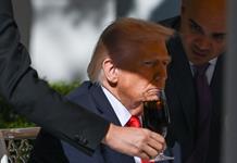 Trump prepara ataques contra el narcotráfico por tierra tras primer golpe en el Pacífico
