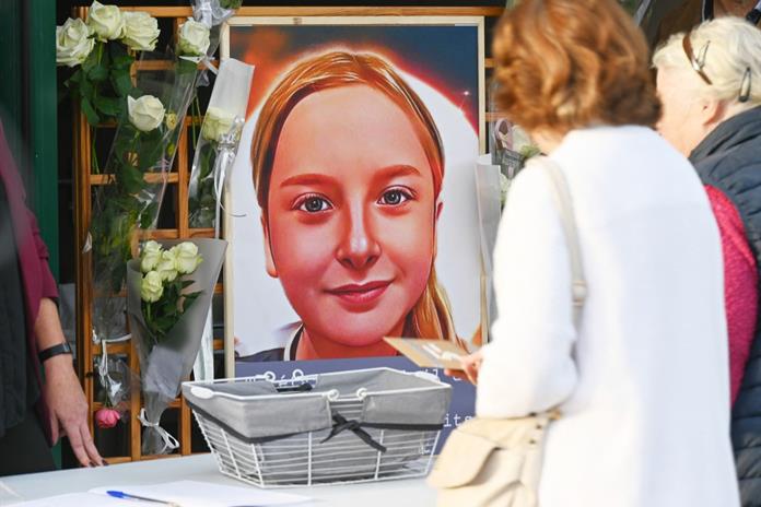 Francia condena a cadena perpetua a mujer por violar y matar a una adolescente Francia condena a cadena perpetua a mujer por violar y matar a una adolescente