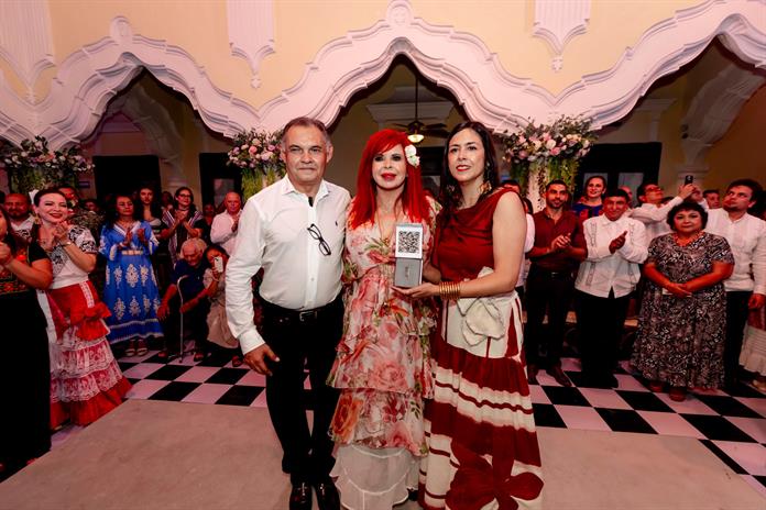 Polémica en México por show musical de hermana de gobernadora de Campeche en acto oficial Polémica en México por show musical de hermana de gobernadora de Campeche en acto oficial