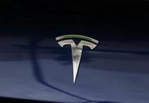 Tesla avisa que Musk podría irse si no se le concede un billón de dólares en acciones Tesla avisa que Musk podría irse si no se le concede un billón de dólares en acciones