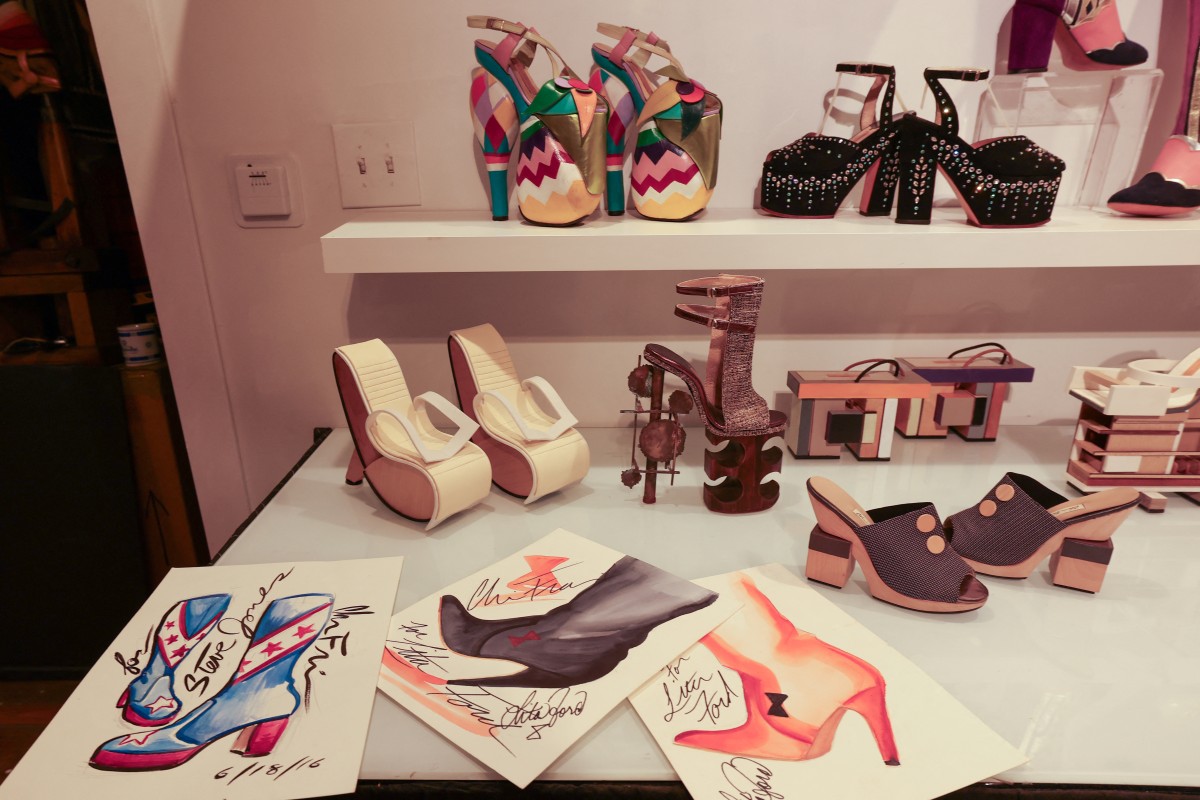 A los pies de Hollywood: la rara colección de un zapatero de Los Ángeles A los pies de Hollywood: la rara colección de un zapatero de Los Ángeles