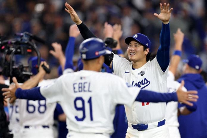 Freeman le da una épica victoria a Dodgers tras 18 entradas en la Serie Mundial Freeman le da una épica victoria a Dodgers tras 18 entradas en la Serie Mundial