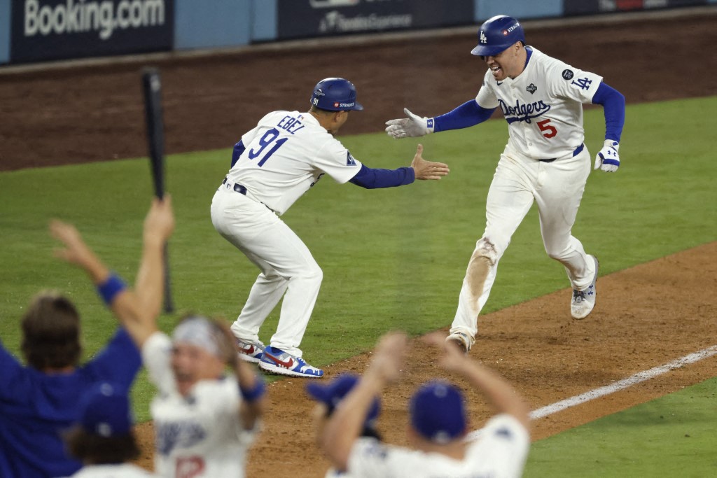 Freeman le da una épica victoria a Dodgers tras 18 entradas en la Serie Mundial Freeman le da una épica victoria a Dodgers tras 18 entradas en la Serie Mundial