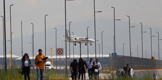 Pilotos piden a México actuar con "urgencia" ante cancelación de vuelos por parte de EEUU