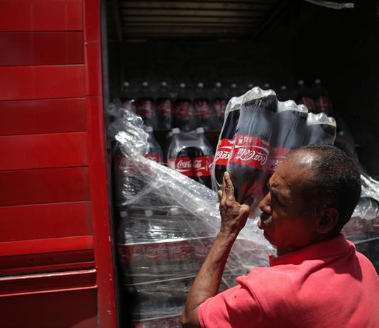 ONG celebran alza a impuesto de bebidas y tabaco en México, lamentan exclusión de alcohol