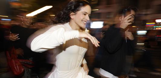 Rosalía asegura en México que su nuevo disco está inspirado en las mujeres santas