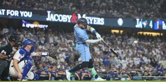 Azulejos arrollan a Dodgers y acarician su primera Serie Mundial en 32 años Azulejos arrollan a Dodgers y acarician su primera Serie Mundial en 32 años