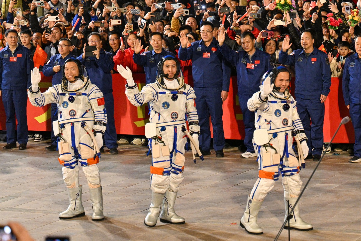 China envía a su más joven astronauta al espacio China envía a su más joven astronauta al espacio