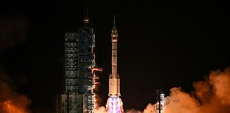 China envía a su más joven astronauta al espacio