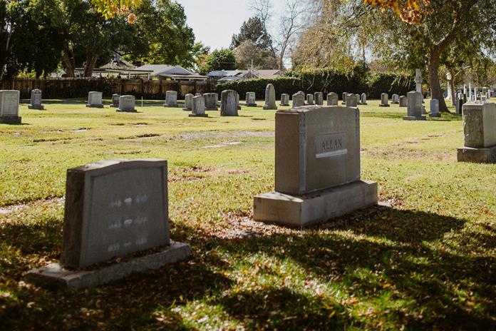 Católicos, evangélicos, musulmanes, judíos... Ritos y enterramientos según la confesión Católicos, evangélicos, musulmanes, judíos... Ritos y enterramientos según la confesión