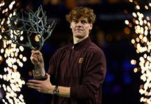 Sinner supera a Alcaraz en apretada lucha por acabar el año como N.1 Sinner supera a Alcaraz en apretada lucha por acabar el año como N.1