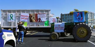 Agricultores mexicanos bloquean vías tras no llegar a un acuerdo sobre precio del maíz