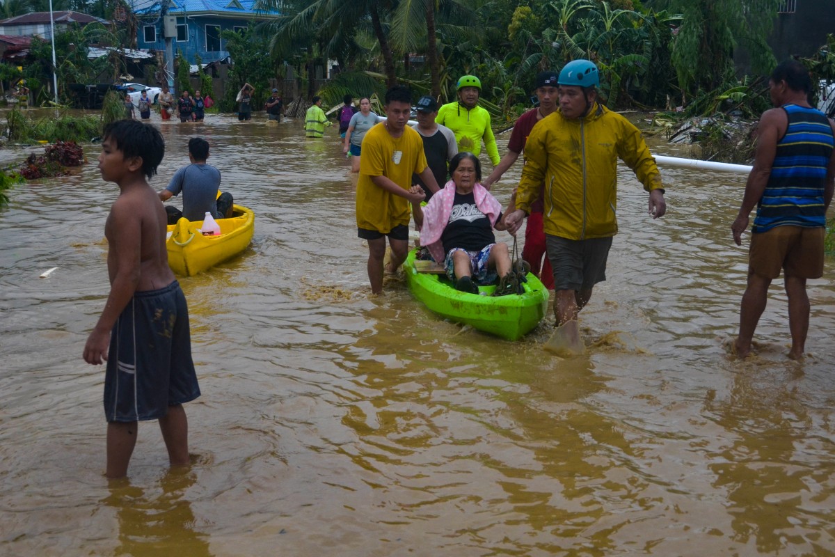El tifón Kalmaegi inunda el centro de Filipinas y causa más de 40 muertos