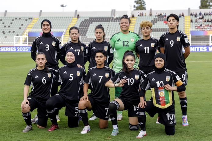 En Marruecos, futbolistas afganas hacen del exilio un terreno de resistencia En Marruecos, futbolistas afganas hacen del exilio un terreno de resistencia