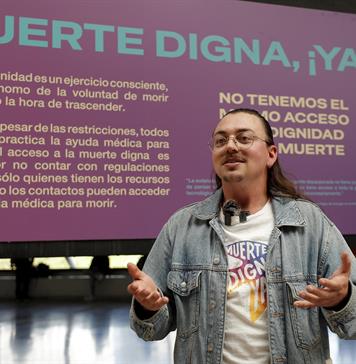 La lucha por la legalización de la eutanasia en México resuena en el metro de la capital La lucha por la legalización de la eutanasia en México resuena en el metro de la capital