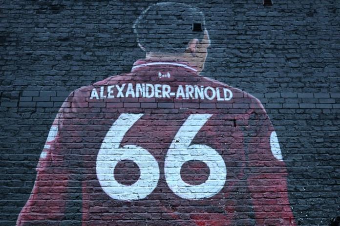 El mural de Trent vandalizado antes de su regreso a Anfield El mural de Trent vandalizado antes de su regreso a Anfield