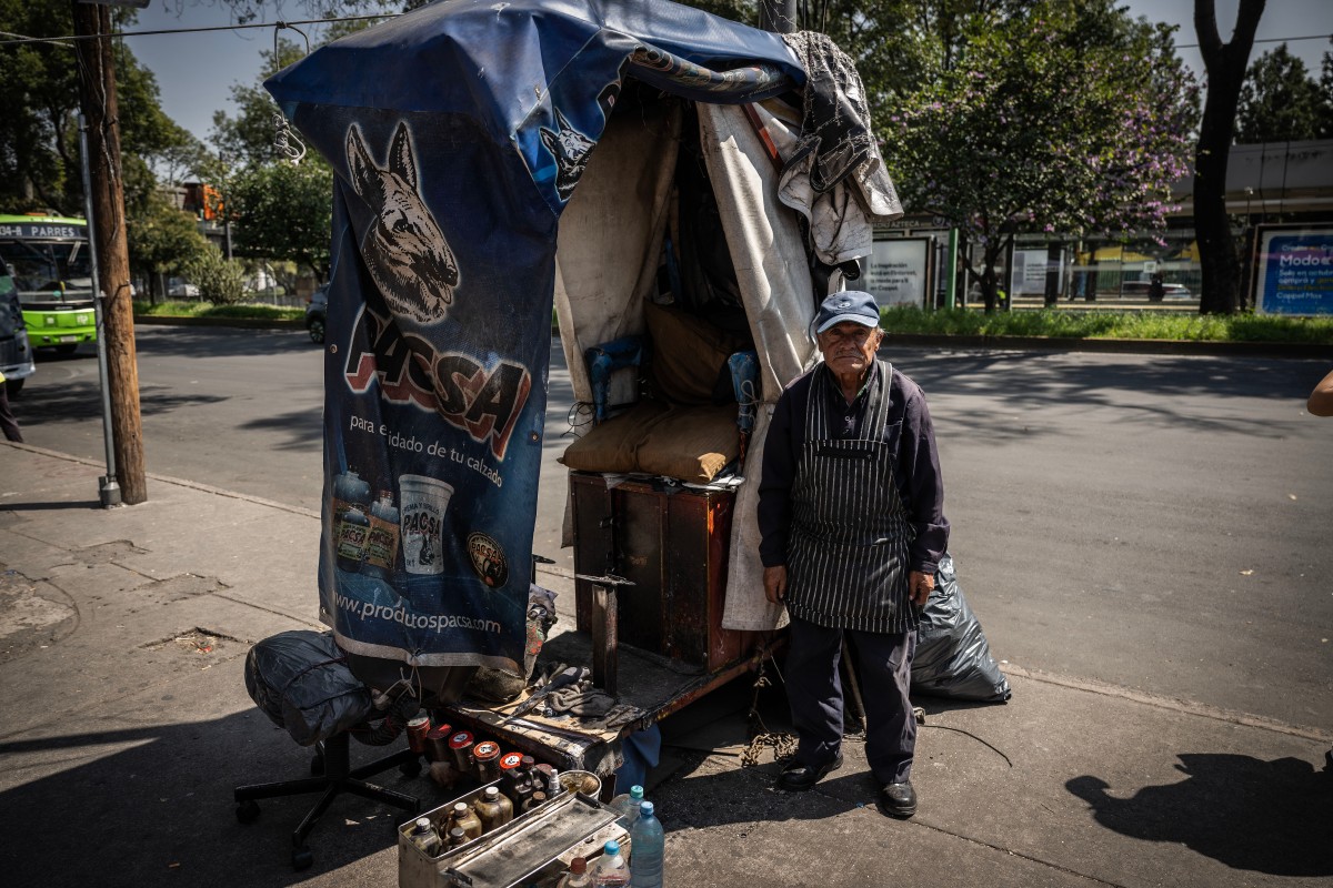El Mundial de fútbol amenaza el futuro de vendedores callejeros en México El Mundial de fútbol amenaza el futuro de vendedores callejeros en México