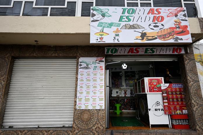 El Mundial de fútbol amenaza el futuro de vendedores callejeros en México El Mundial de fútbol amenaza el futuro de vendedores callejeros en México