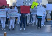 Trabajadores del ISSSTE se manifiestan; les dejaron de pagar porque ya no hay presupuesto Trabajadores del ISSSTE se manifiestan; les dejaron de pagar porque ya no hay presupuesto