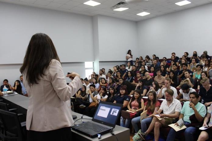 Diputada Merilyn Gómez Pozos confirma corrección en presupuesto de la UdeG Diputada Merilyn Gómez Pozos confirma corrección en presupuesto de la UdeG