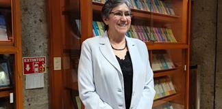 Por su trayectoria y aportes como historiadora, Angélica Peregrina recibe la Presea Alfonso de Alba