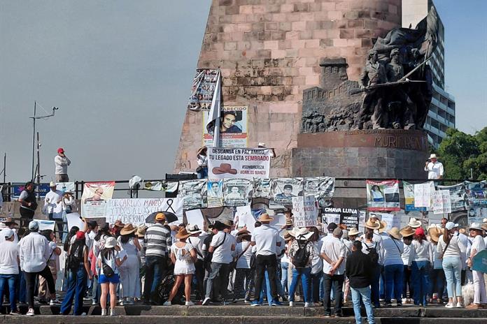 En Jalisco se suman a las protestas por el homicidio del alcalde michoacano Carlos Manzo En Jalisco se suman a las protestas por el homicidio del alcalde michoacano Carlos Manzo