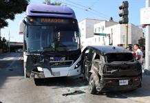 Choque del Macrobus deja cuatro personas lesionadas Choque del Macrobus deja cuatro personas lesionadas