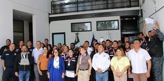 Reconocen a policías y bomberos de El Salto por su destacada participación deportiva Reconocen a policías y bomberos de El Salto por su destacada participación deportiva